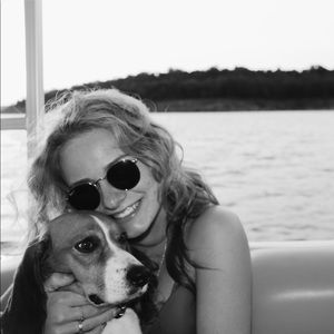 Meet your Posher, Olivia